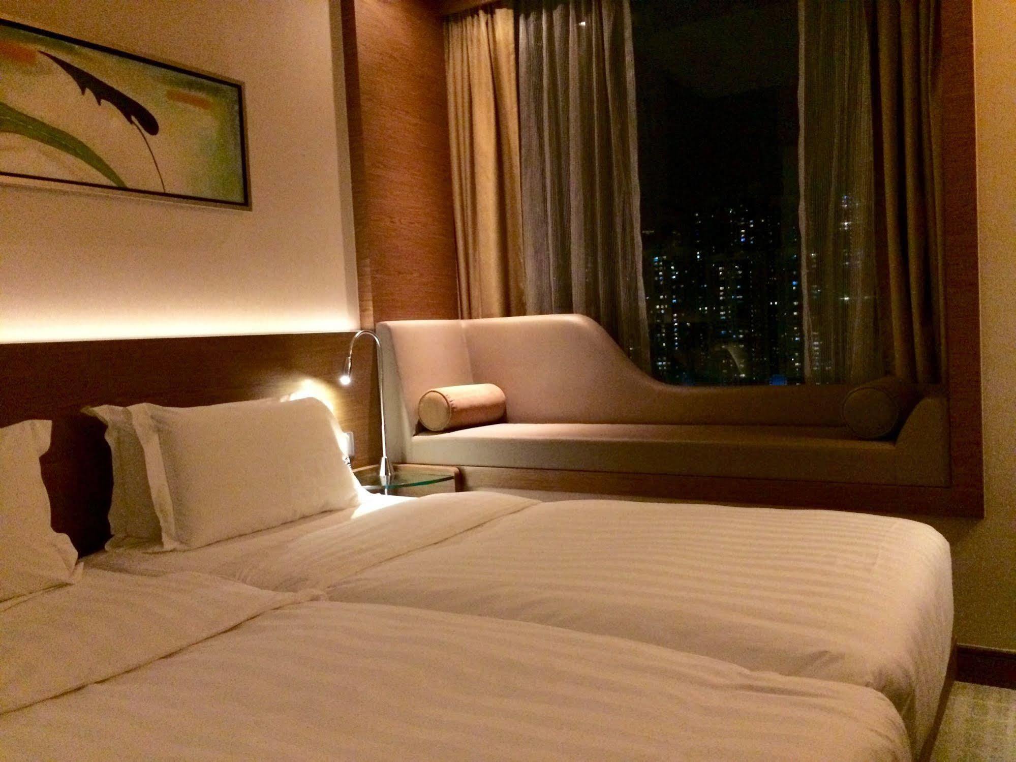 Rosedale Hotel Kowloon Hongkong Buitenkant foto